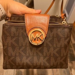 MIchael Kors cross body